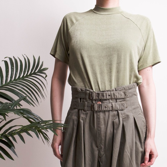 ❌SOLD❌Vintage green mock neck slink T-shirt top - Picture 2 of 6